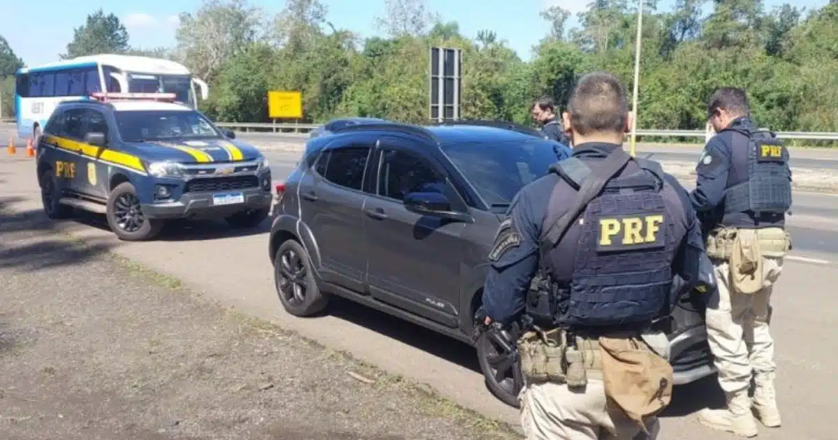 Homem acaba preso após comprar carro pelas redes sociais