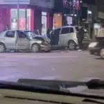 Carros colidem em cruzamento no centro de Camaquã