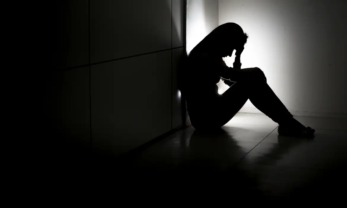 Quase 30% dos adolescentes brasileiros confessam tristeza profunda