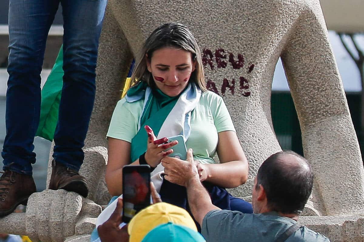 Débora do Batom obtém progressão para o semiaberto