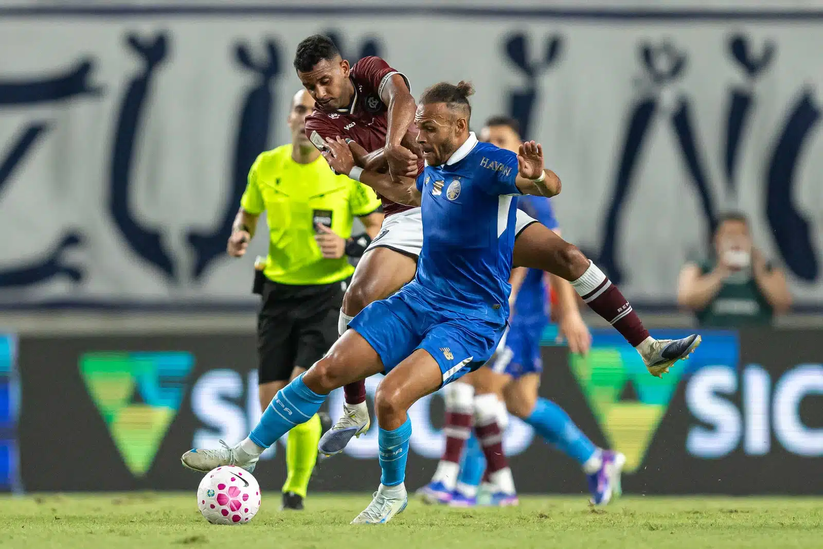 Grêmio cede empate no fim e Renato dispara contra antecessor