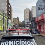 Polícia Civil investiga duas mortes após tiroteio no centro de Pelotas