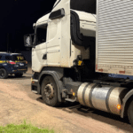 BR-290: caminhoneiro surta após consumo de cocaína e acaba preso