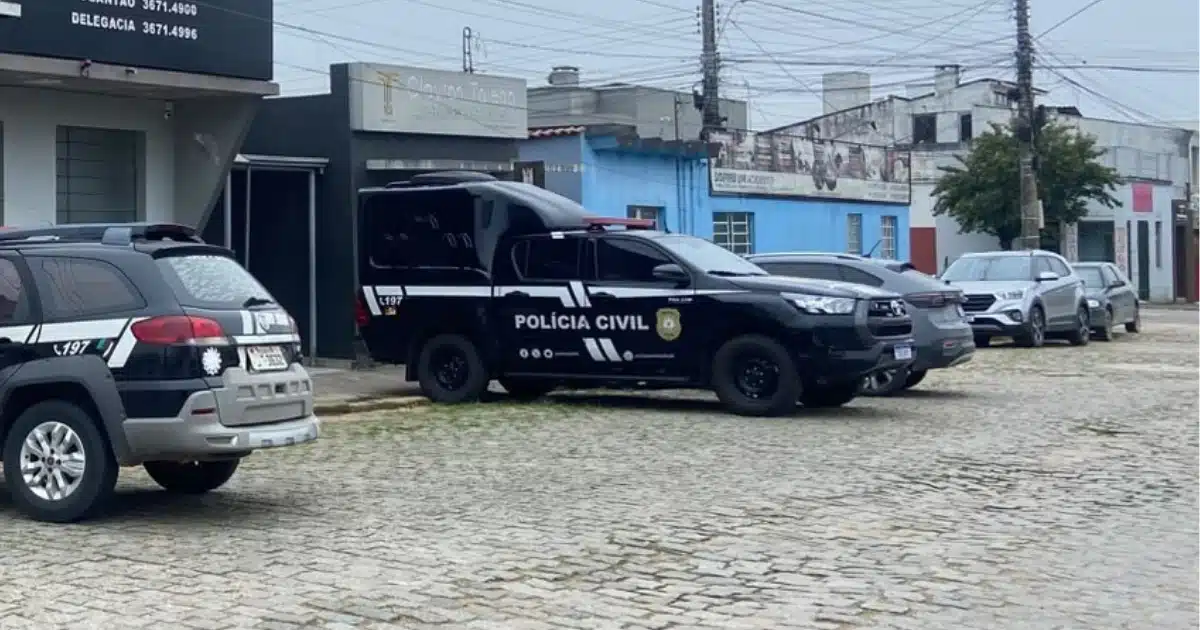Cerco policial fecha e prende trio que assaltou relojoaria em Camaquã