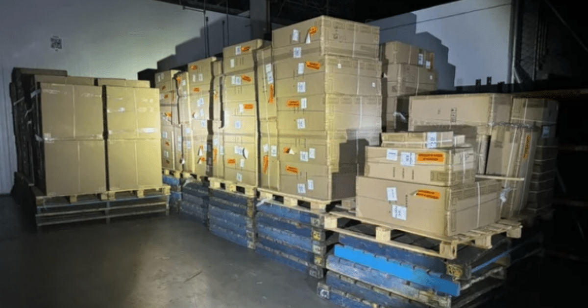 Voluntários que retiraram armas de aeroporto durante enchente receberão R$ 50 mil da Taurus
