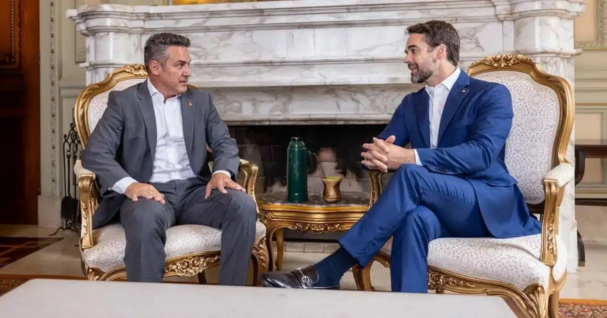 Eduardo Leite e Luciano Zucco oficializam início da transição