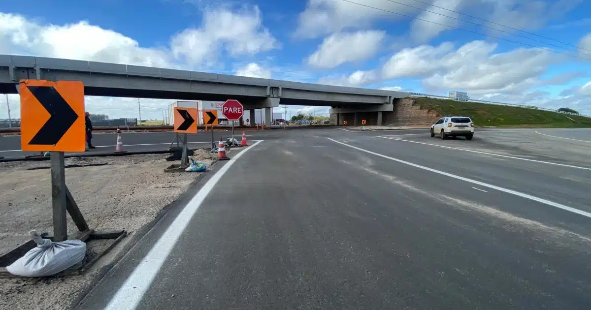 Liberada a passagem inferior em viaduto na BR-116 em Camaquã