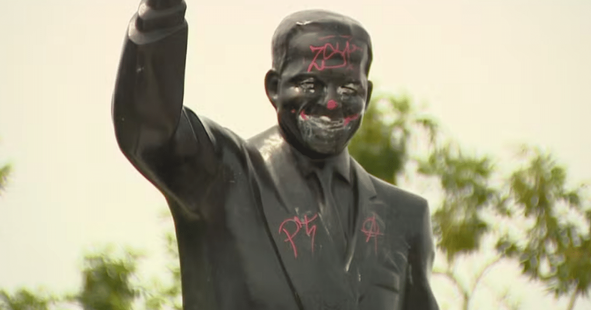 Estátua de João Goulart é pichada na Orla do Guaíba, em Porto Alegre