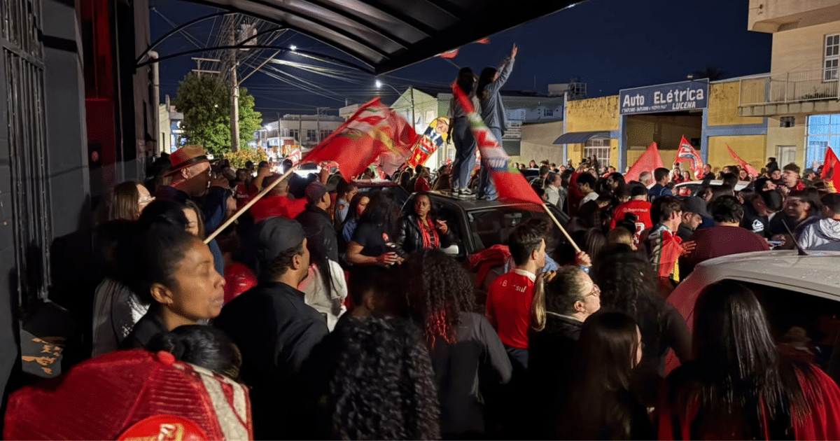 Camaquã realiza festa após vitória de Lula no 2º turno