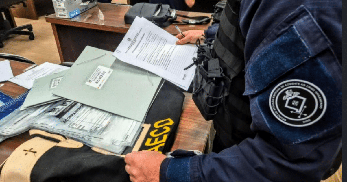 Delegado explica operação da Polícia Civil que investiga fraudes em licitações e documentos falsos no RS
