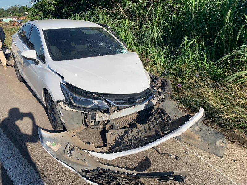 Acidente na BR-116: colisão entre carro e caminhão deixa um ferido