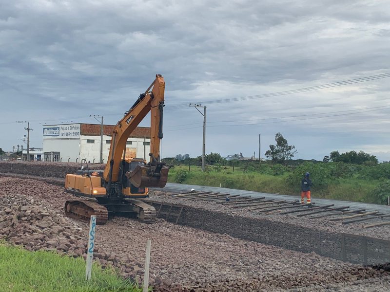 Obras em ruas paralelas a BR-116 avançam em Camaquã