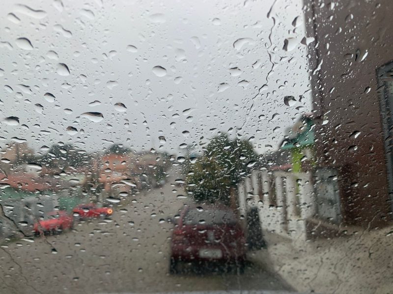 Previsão do tempo para sexta-feira (26): chuva forte para a Costa Doce