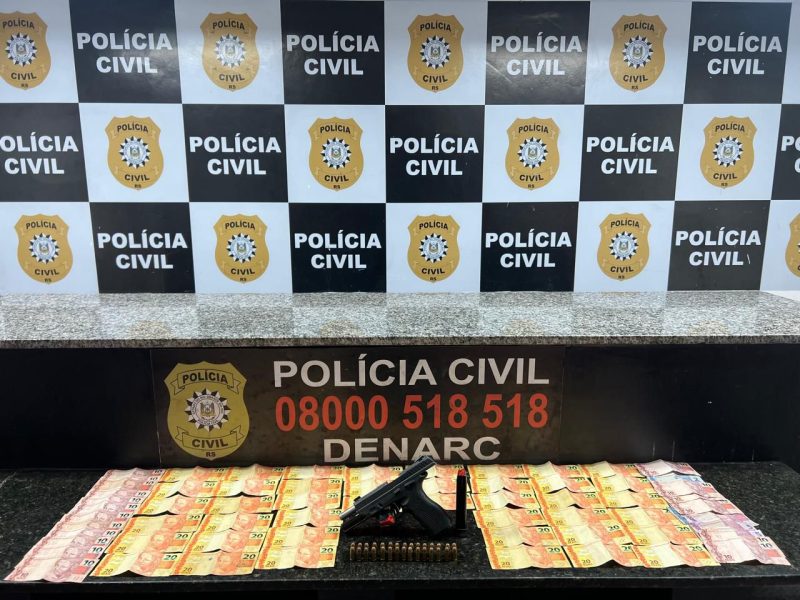 Polícia Civil apreende dinheiro, arma de fogo e cadernos do tráfico em Viamão