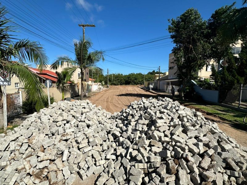 Inicia obra de calçamento em rua do Jardim do Forte em Camaquã