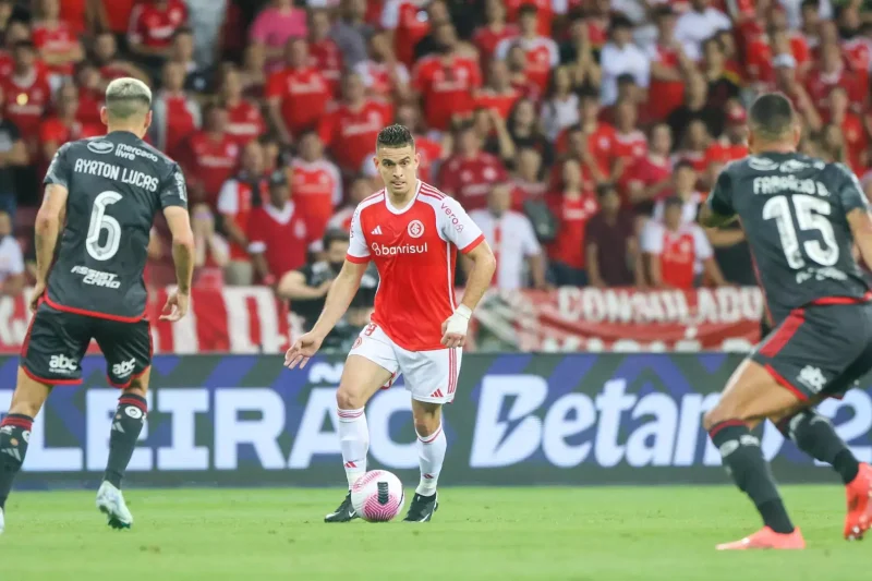 Inter empata com Flamengo no Beira-Rio e se aproxima da Libertadores