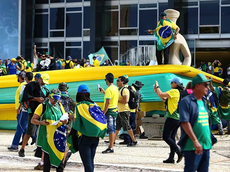 Narrativa golpista levou ao 8 de janeiro e atentado a bomba, diz PF