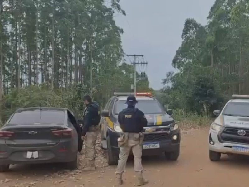 Após perseguição, homem de Tapes é preso com drogas pela PRF