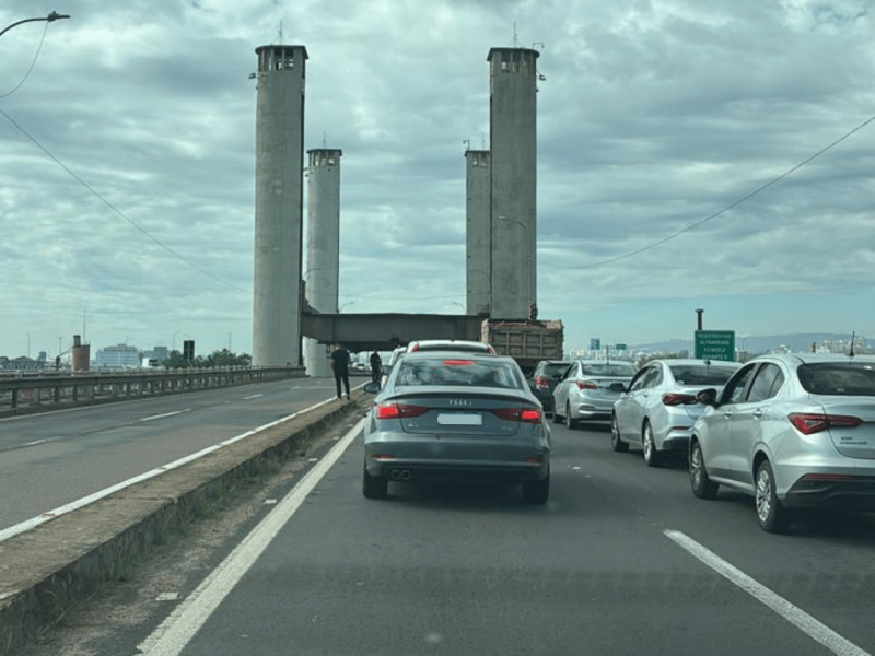 Ponte móvel do Guaíba tem sentido Interior-Porto Alegre liberado