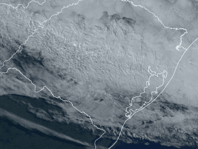 Frente Fria traz chuvas e coloca Zona Sul em alerta para queda de temperaturas