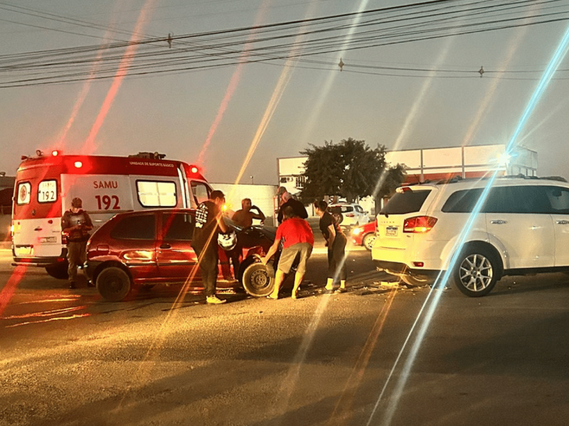 Motorista fica ferido após colisão entre dois carros em Camaquã