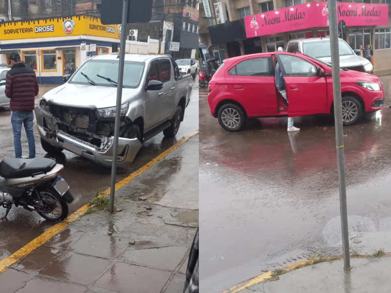 Camionete e carro se envolvem em acidente no Centro de Camaquã