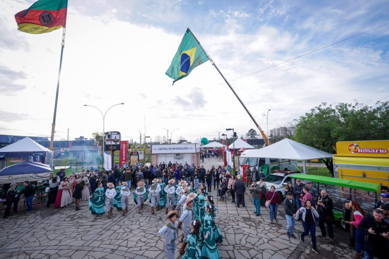 Empresas de Camaquã recebem Medalha da 56ª Legislatura na Expointer