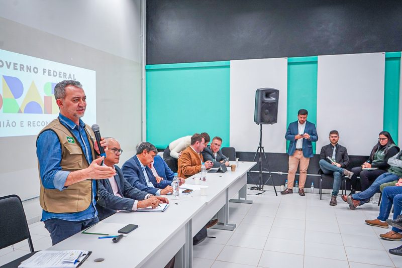 Presidente da Conab em reunião com integrantes do governo federal e entidades da agricultura familiar, em Lajeado. Foto - Joaquim Moura