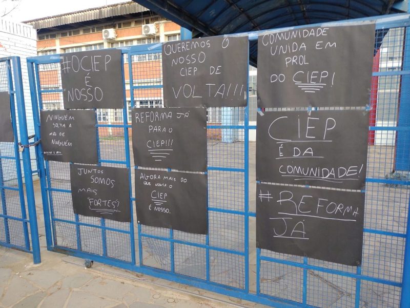 Comunidade escolar manifesta contra interdição do local. Foto: Valério Weege