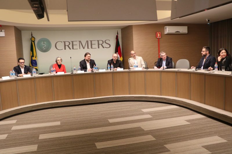 Cremers reúne entidades da Saúde para discutir reabertura do Centro Obstétrico do Mãe de Deus