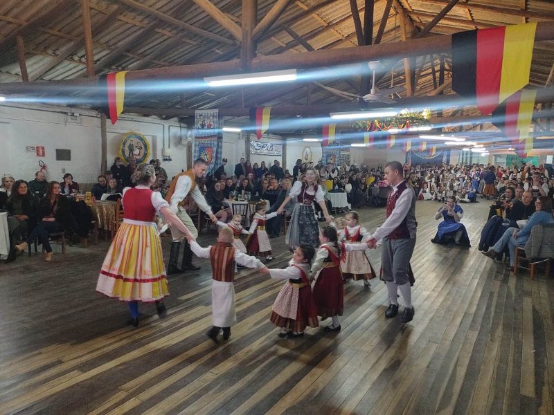 35ª Südoktoberfest celebra 200 anos de imigração alemã com programação especial