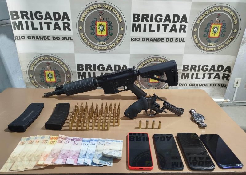 Brigada Militar detém três criminosos com armamento pesado em Pelotas