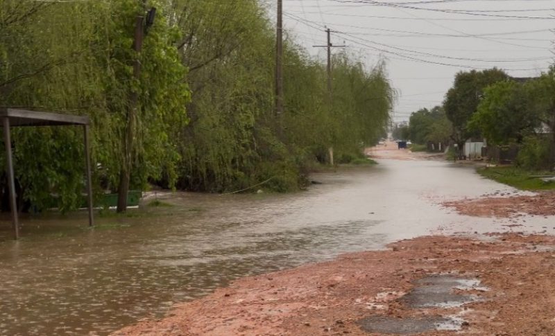 Granizo destelha oito casas em São Lourenço do Sul. Foto: DECOM São Lourenço do Sul