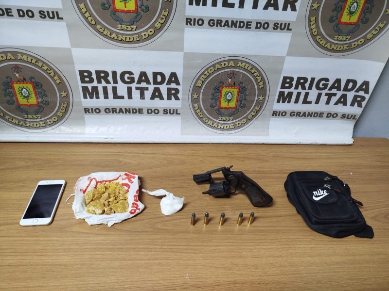 Brigada Militar prende homem por tráfico de drogas e porte ilegal de arma em Camaquã