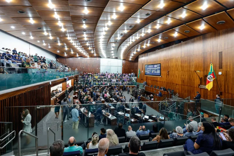 Escolas Cívico-Militares no RS: Assembleia Legislativa aprova projeto