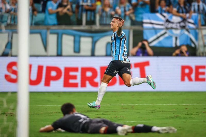 Grêmio supera Brasil de Pelotas e avança às semifinais do Gauchão