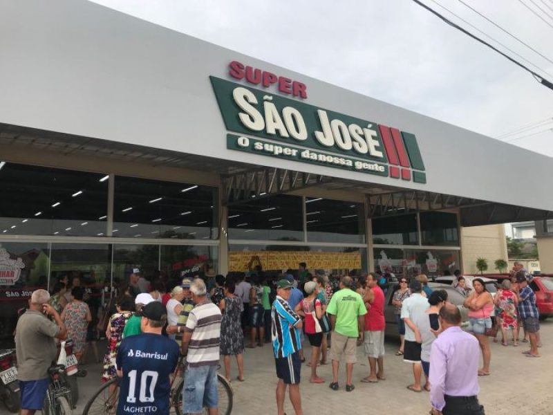 Vaga de emprego - Oportunidade: Supermercado São José abre vagas para diversos cargos