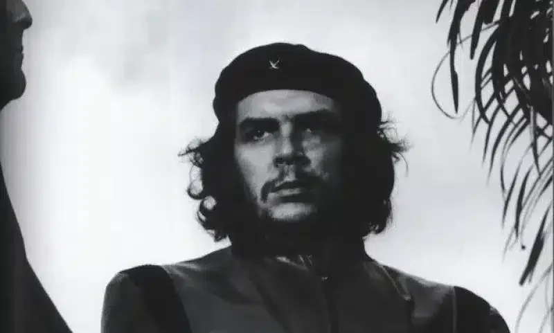 Hoje na história - 05 de março - a célebre fotografia de Che Guevara