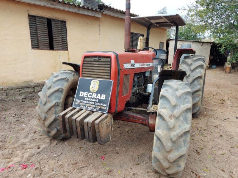 Trator encontrado pela Decrab Camaquã