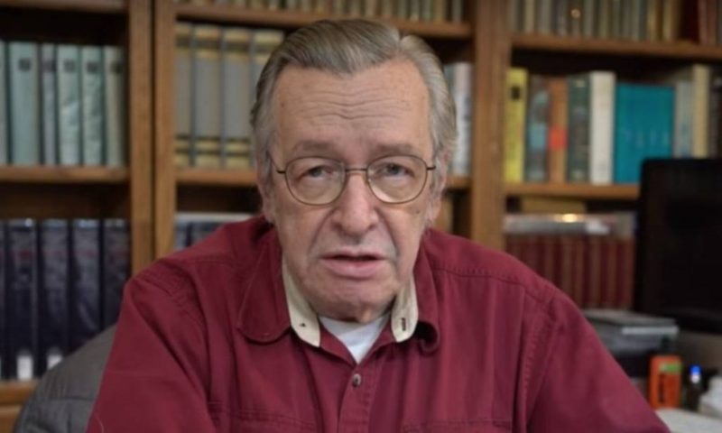 Olavo de Carvalho, de 74 anos de idade, foi internado no dia 09 de agosto - Foto: Reprodução/Youtube