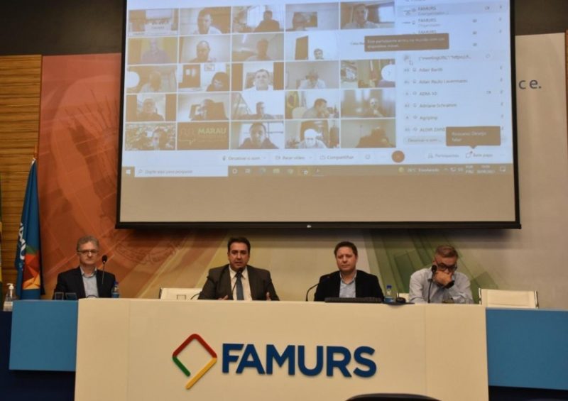 Assembleia Extraordinária da Famurs reuniu cerca de 320 prefeitos - Fotos: Divulgação/Famurs