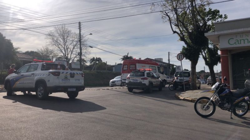 Imagens mostram o momento em que os condutores colidem. Vídeo: Funerária Camaquense - Foto: Camila Mattos/Acústica FM