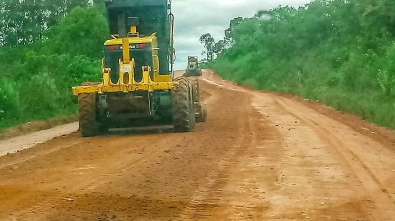 Maquinário da prefeitura de Dom Feliciano está sendo utilizado nas obras. Fotos: Divulgação