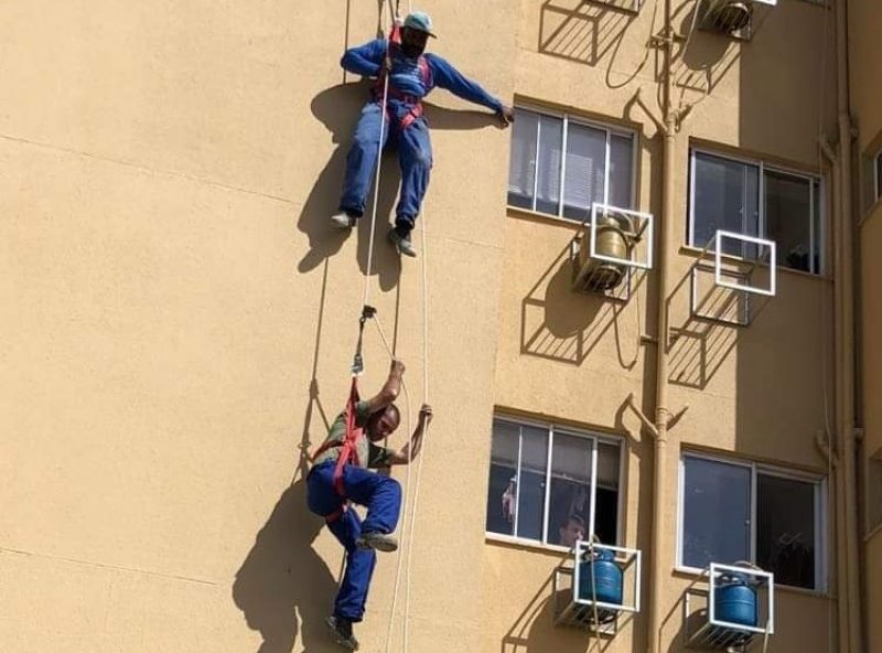 O acidente serviu para mostrar a importância de se utilizar hábitos seguros no ambiente de trabalho. Foto: Reprodução/Redes Sociais