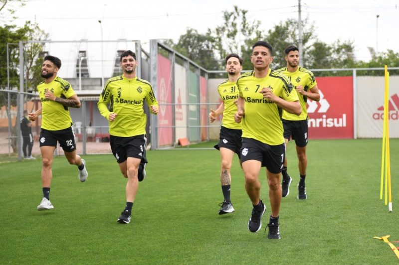 Jogadores em treino antes do jogo - Foto: Ricardo Duarte/Sport Club Internacional