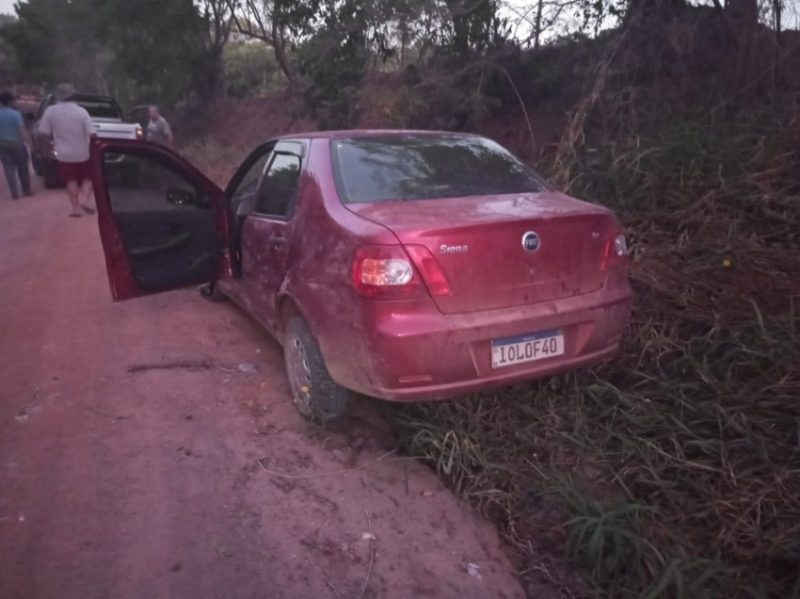 Na fuga bandidos colidiram contra um barranco. Foto: Ouvinte/Acústica FM