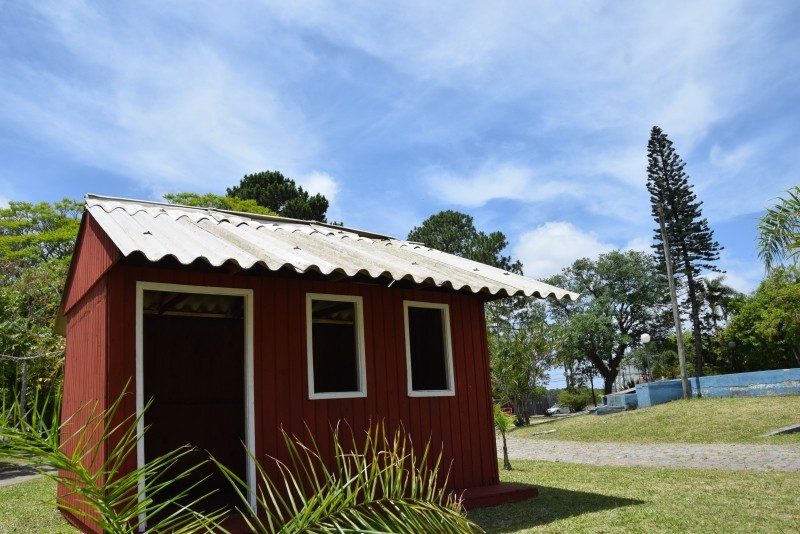 Tradicional "casa do Papai Noel" já foi montada na praça central. Foto: Divulgação