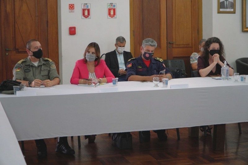 Participaram da reunião de A3, a cúpula da segurança, juntamente com as autoridades policiais locais - Foto: Grégori Bertó/SSP