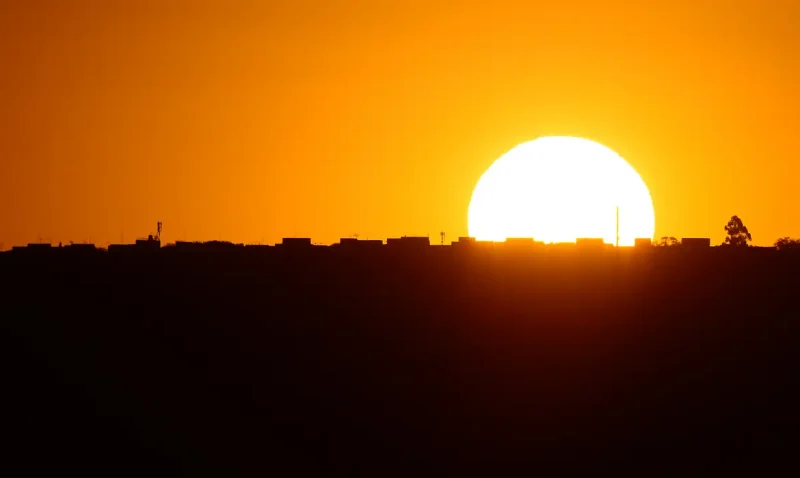 O verão chega neste sábado trazendo dias mais longos