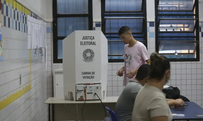 Eleições: número de eleitores de 16 e 17 anos aumentou 78% desde 2020